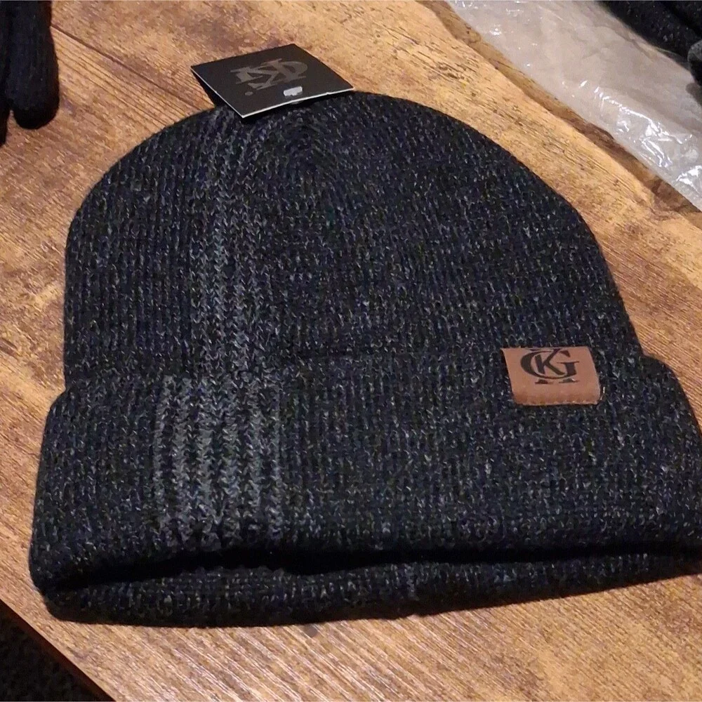 Black Lined Beanie Hat Solid Knit Style Unisex Adults One Size Fall/Winter